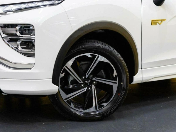 2025 Mitsubishi Eclipse Cross PHEV Exceed Hybrid 4WD