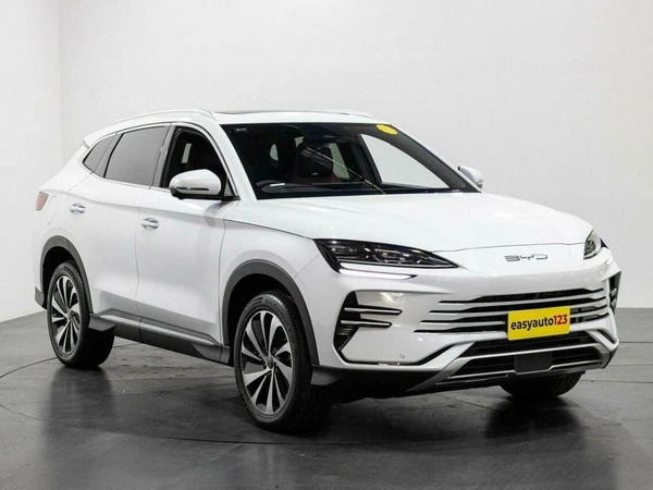2025 Byd Sealion 6 Premium Hybrid AWD with panoramic sunroof and premium sound system