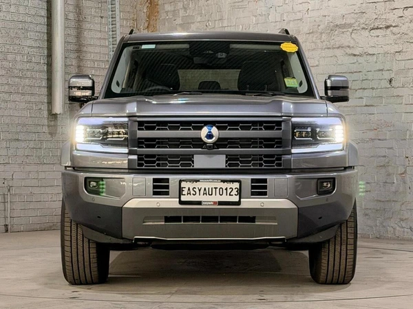 2025 Denza B5 Hybrid 4WD Automatic