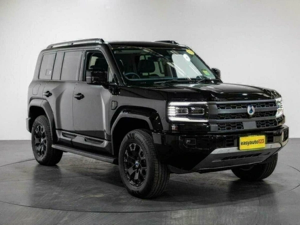2025 Denza B5 Hybrid AWD with Electric Motor and Rear-Wheel Drive System