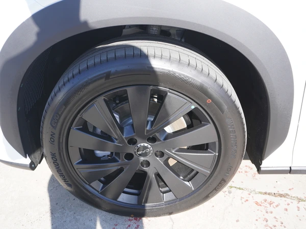 2026 BYD Sealion 8 Hybrid RWD Automatic Torque 350 Nm Range 600 km