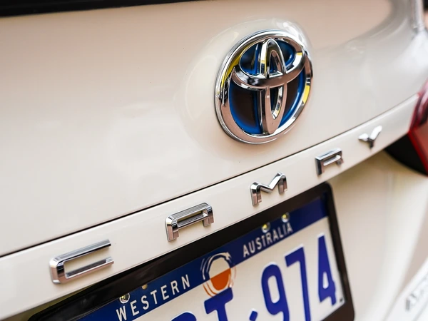 2021 Toyota Camry SL Hybrid Automatic Front Wheel Drive