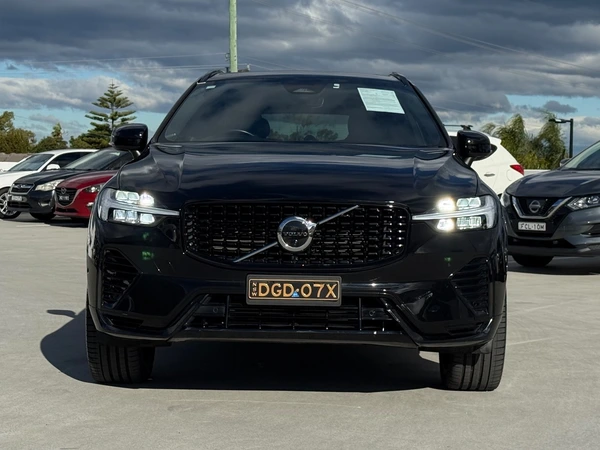 2022 Volvo Xc60 Recharge Plug-In Hybrid AWD Hybrid Automatic
