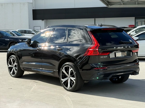 2022 Volvo Xc60 Recharge Plug-In Hybrid AWD Hybrid Automatic