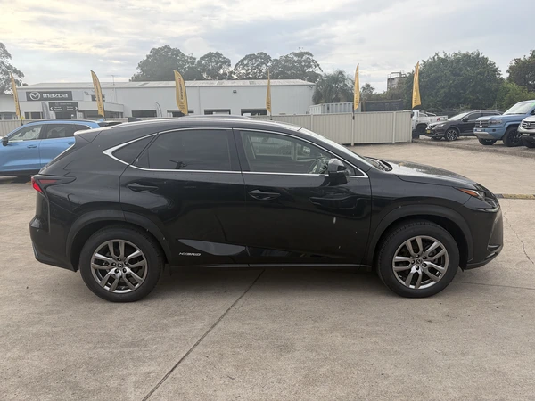 2020 Lexus NX NX300h Luxury Hybrid AWD