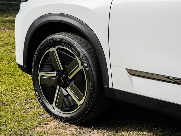 2025 Jaecoo J7 SHS Summit Hybrid Automatic FWD