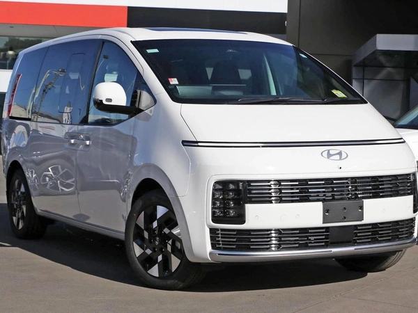 2026 Hyundai Staria Lounge US4.V4 Hybrid Automatic