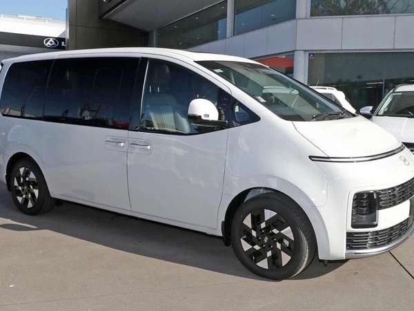 2026 Hyundai Staria Lounge US4.V4 Hybrid Automatic