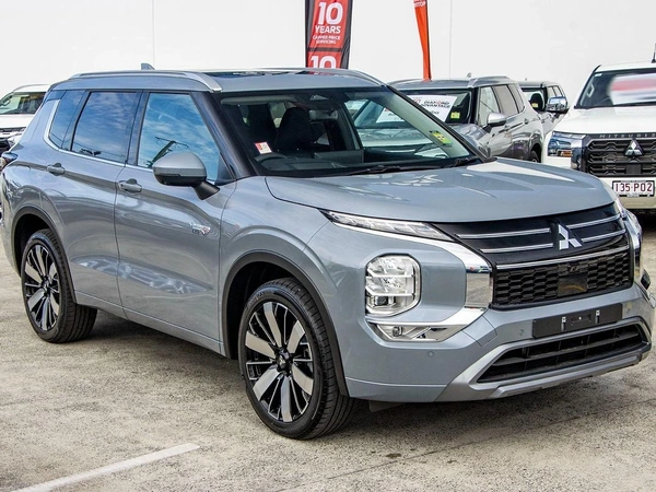 2025 Mitsubishi Outlander PHEV Exceed ZM 4WD Automatic