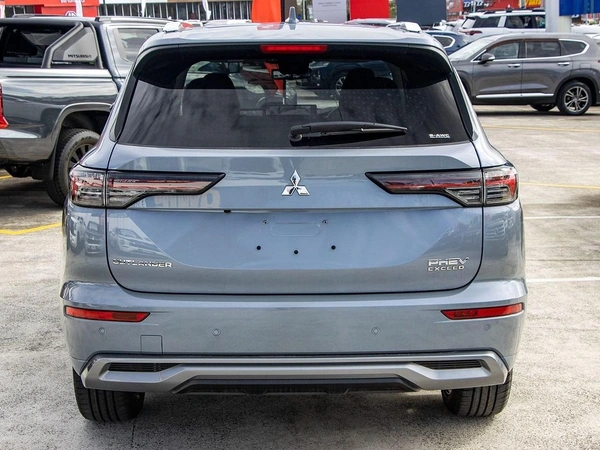 2025 Mitsubishi Outlander PHEV Exceed ZM 4WD Automatic