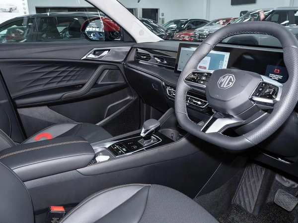 2025 Mg Hs Core+ Luxury CVT Petrol 2WD Hybrid