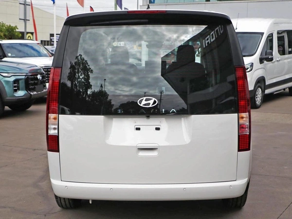 2026 Hyundai Staria Load Hybrid US4.V4 Automatic