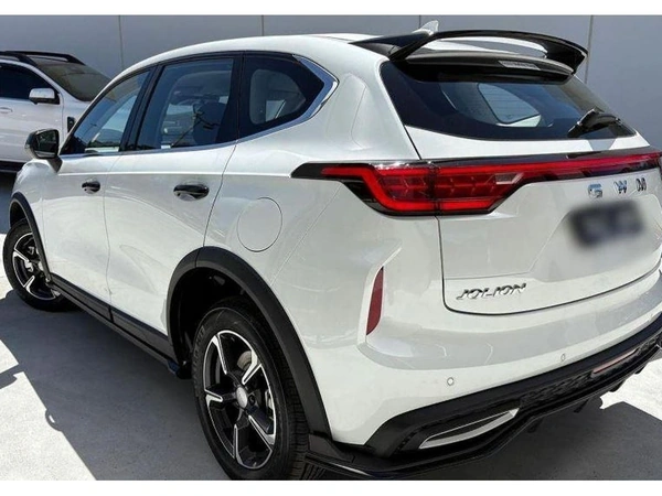 2026 Great Wall Motors Jolion Luxury Hybrid AWD 1.5L Turbo Engine 7-Speed DCT Transmission