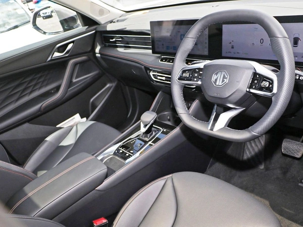 2025 MG HS Super Hybrid Luxury Automatic Plug-in Hybrid