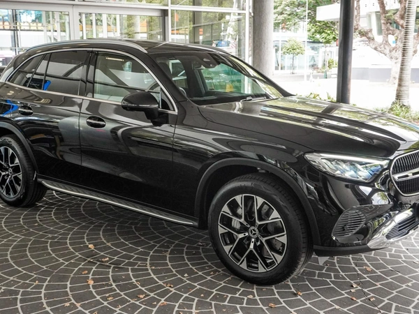 2026 Mercedes-Benz GLC350 e Hybrid 4WD