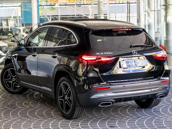 2026 Mercedes-Benz GLA250 e with EQ hybrid technology Front Wheel Drive Automatic