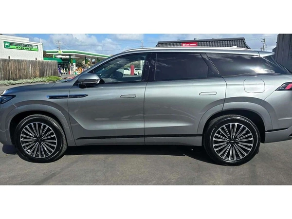 2026 Omoda Jaecoo J8 SHS Summit Plug-in Hybrid Automatic