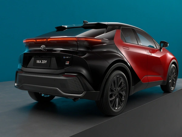 2025 Toyota C-HR GR Sport Hybrid AWD Panoramic Roof