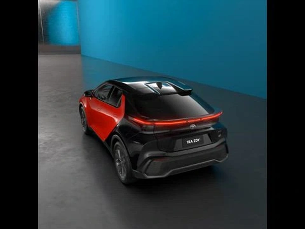 2025 Toyota C-HR GR Sport Hybrid AWD Panoramic Roof