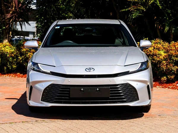 2025 Toyota Camry Ascent Hybrid CVT Automatic