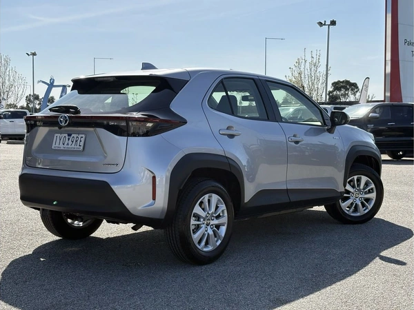 2023 Toyota Yaris Cross GX Hybrid Automatic