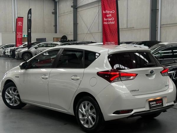2018 Toyota Corolla Hybrid Automatic Front Wheel Drive