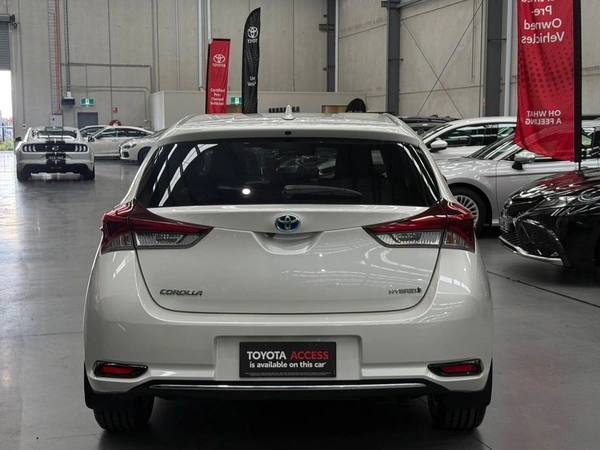2018 Toyota Corolla Hybrid Automatic Front Wheel Drive